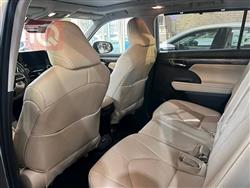 تۆیۆتا هایلاندەر